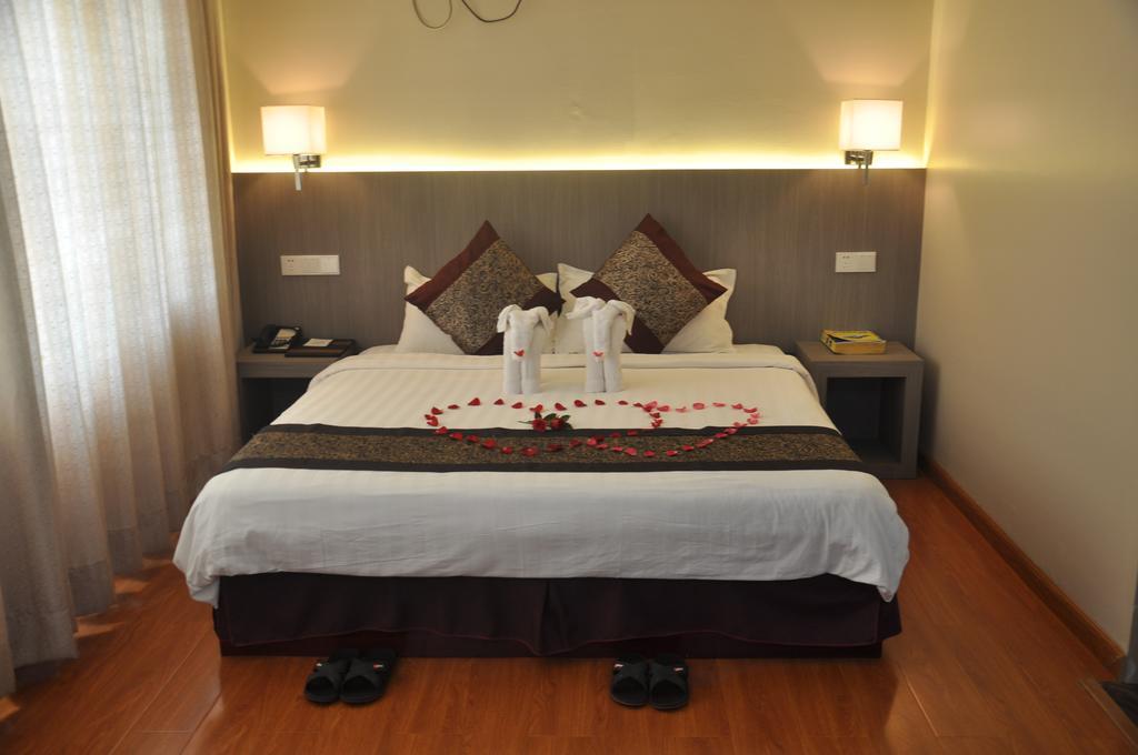 Golden Hill Hotel - Lashio 外观 照片
