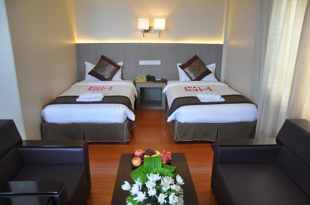 Golden Hill Hotel - Lashio 外观 照片