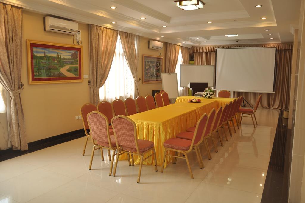 Golden Hill Hotel - Lashio 外观 照片