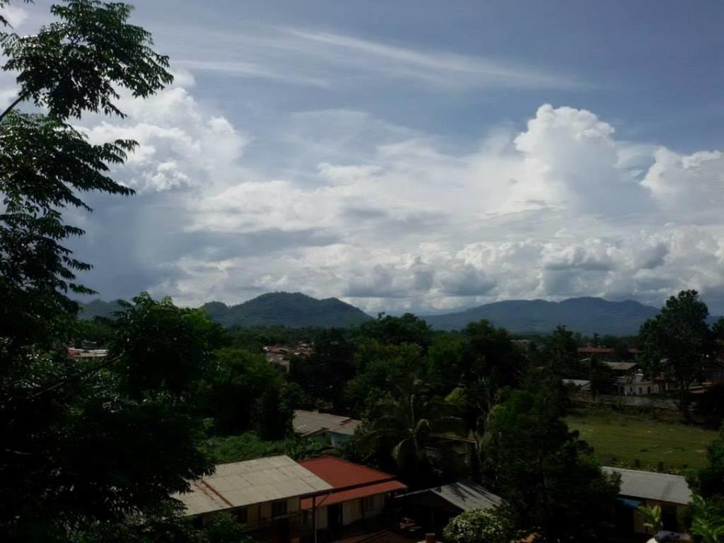 Golden Hill Hotel - Lashio 外观 照片