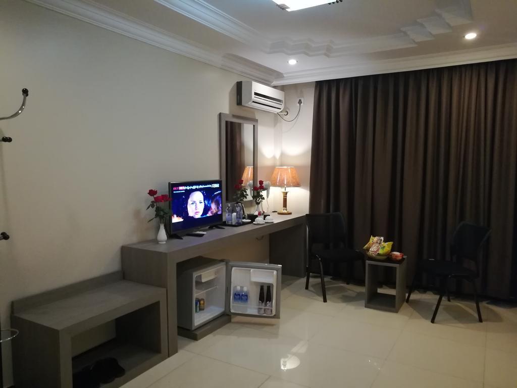 Golden Hill Hotel - Lashio 外观 照片
