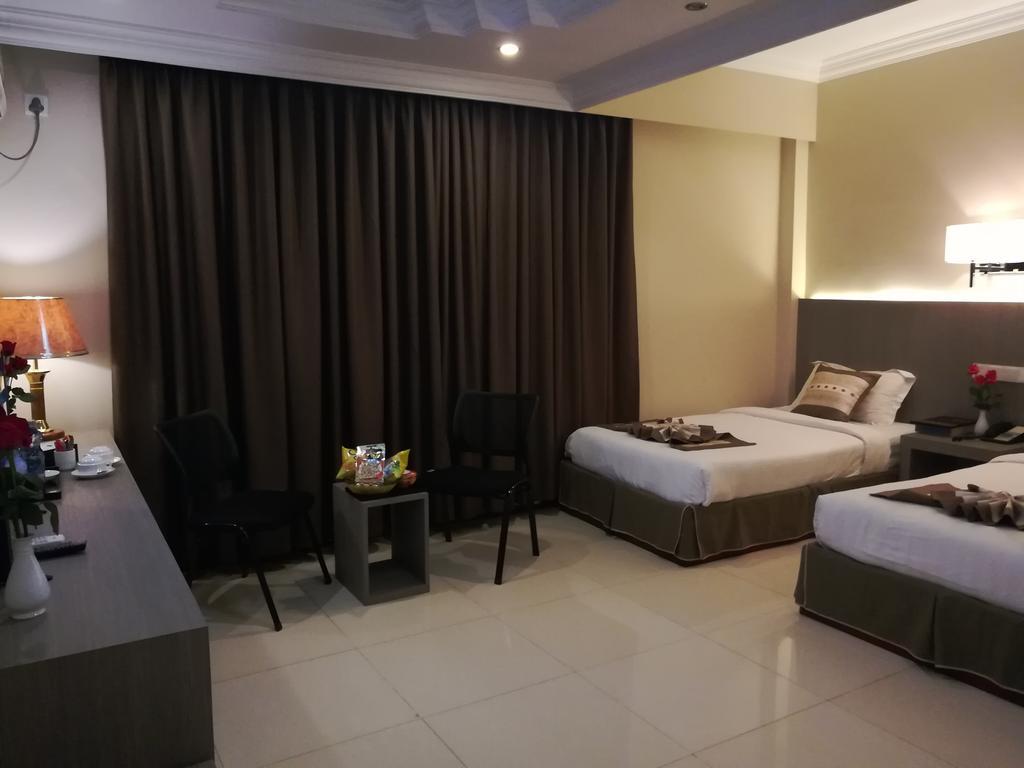 Golden Hill Hotel - Lashio 外观 照片