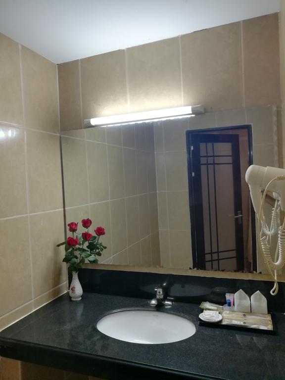 Golden Hill Hotel - Lashio 外观 照片