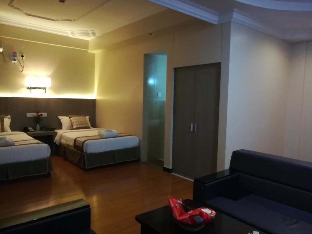 Golden Hill Hotel - Lashio 外观 照片