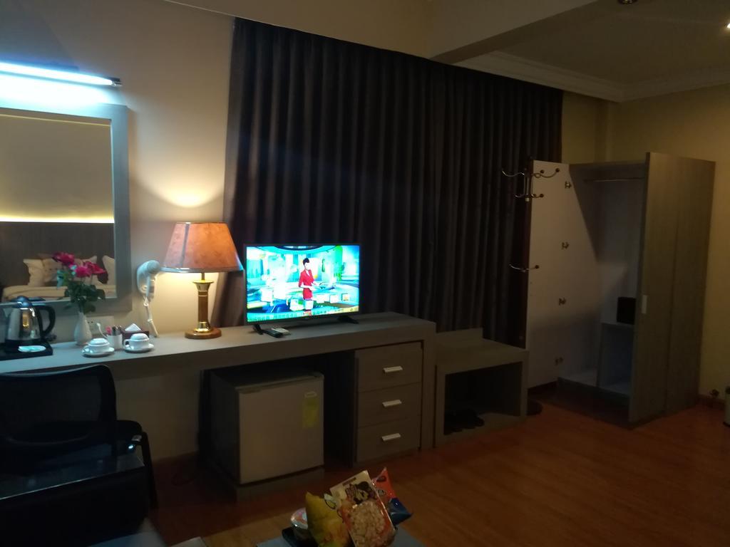 Golden Hill Hotel - Lashio 外观 照片