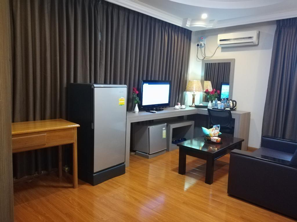 Golden Hill Hotel - Lashio 外观 照片