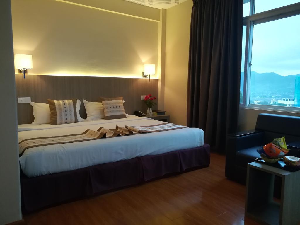 Golden Hill Hotel - Lashio 外观 照片
