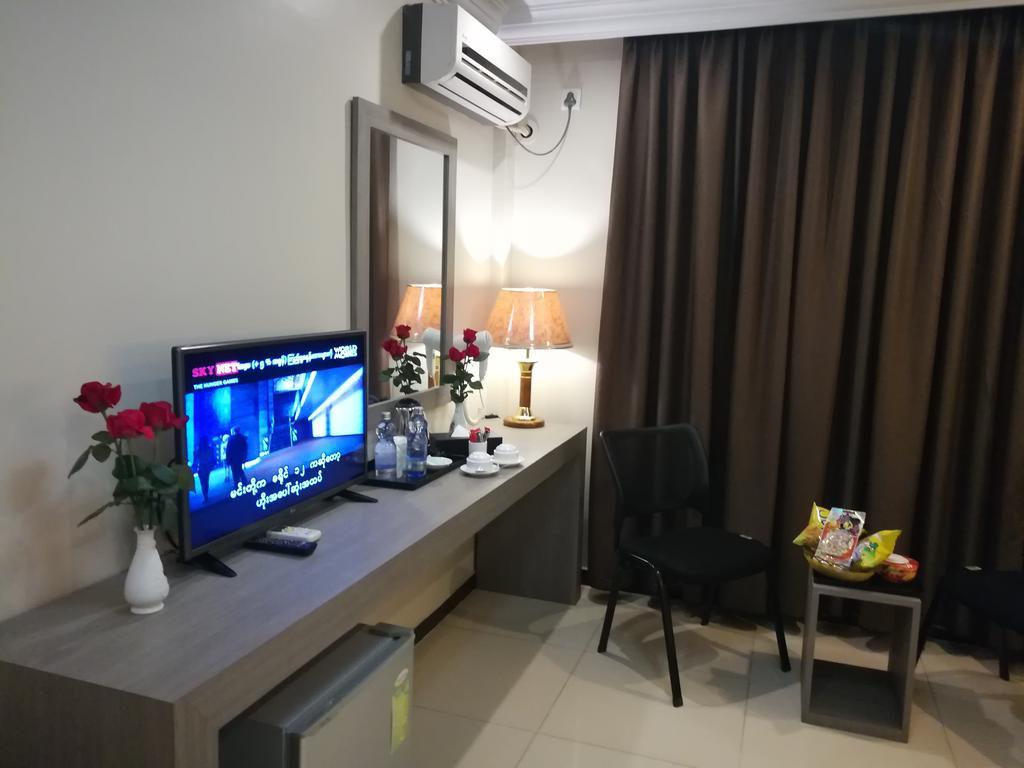 Golden Hill Hotel - Lashio 外观 照片